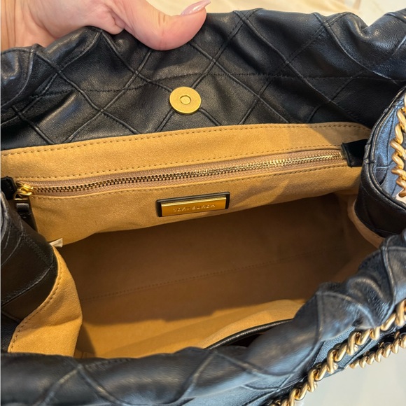 Tory Burch Fleming Black Shoulder Bag with Gold Chain - Picture 3 of 6